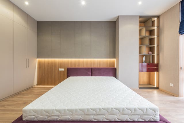 Memory foam o supporto rigido? Come scegliere davvero in base a come dormi